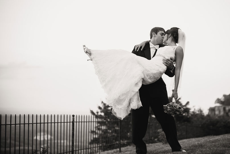 Bride and Groom photographed at the Fairyland Club near Chattanooga, TN.